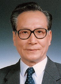 Yaohe Zhou